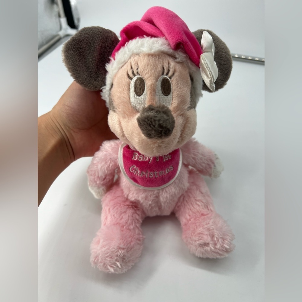 Minnie Mouse Baby’s 1st Christmas stuff animal Disney Disneyland merch cute pink